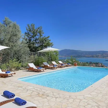 Lygia Sleeps 8 Pool Air Con Wifi Villa *