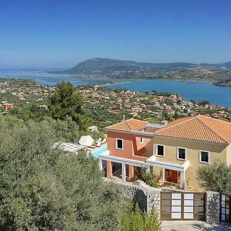 Lygia Sleeps 8 Pool Air Con Wifi * Lygia (Lefkada)